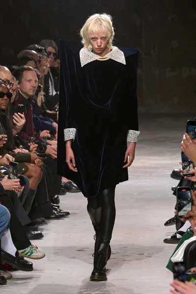Look 28